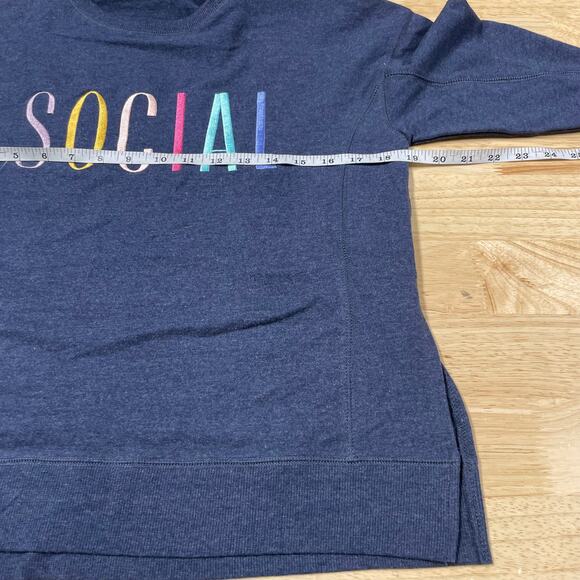 Wildfox NWT Navy Statement “Social” Sweatshirt Side Slits Drop Shoulder Size XS - Picture 10 of 11